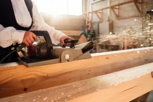 Foto von Handwerker bei Holzbau Hennrich Sulzbach